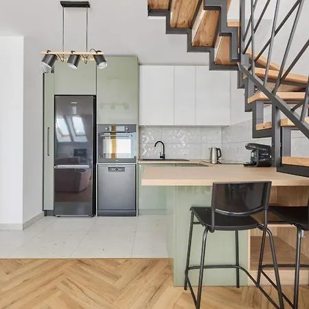 Spacious Family With Free Garage By Renters アパート ヴロツワフ